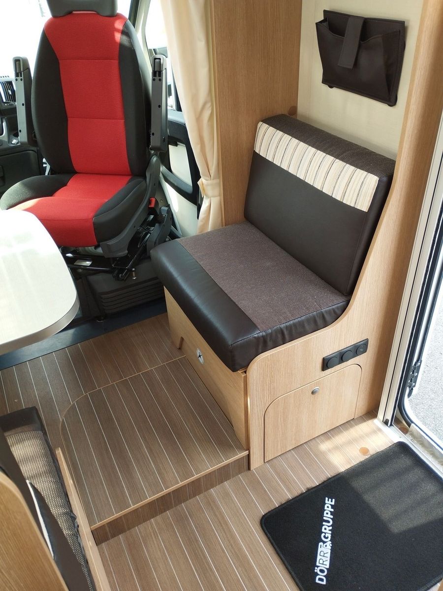 Fahrzeugabbildung Sunlight T 68 Radio, Rückfahrkamera