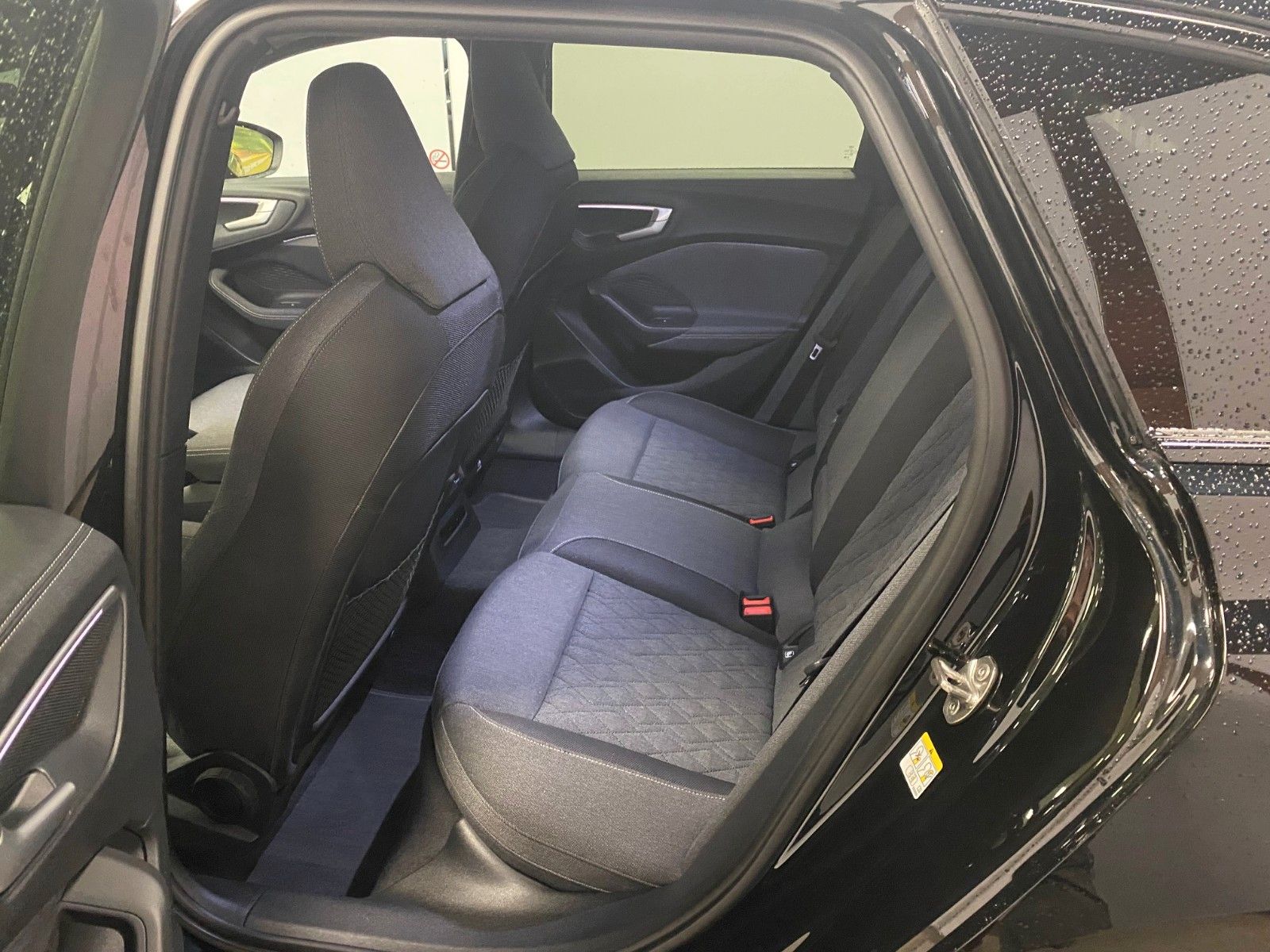 Fahrzeugabbildung Audi A5 B10 TDI S tronic Avant+S-Line+MATRIX+NAVI+19"