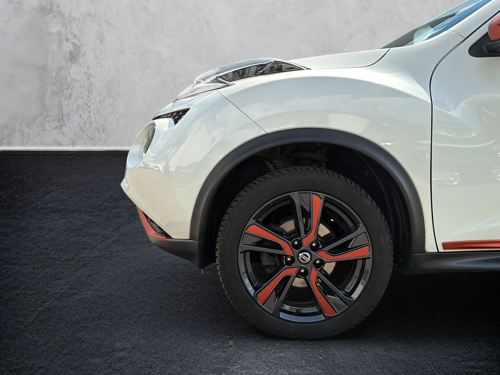 Fahrzeugabbildung Nissan Juke 1.6 TEKNA AUT. KEYLESS 360° KAM NAVI LEDER