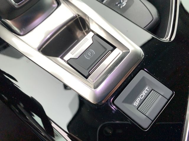 Foto Nummer 20: PEUGEOT 3008