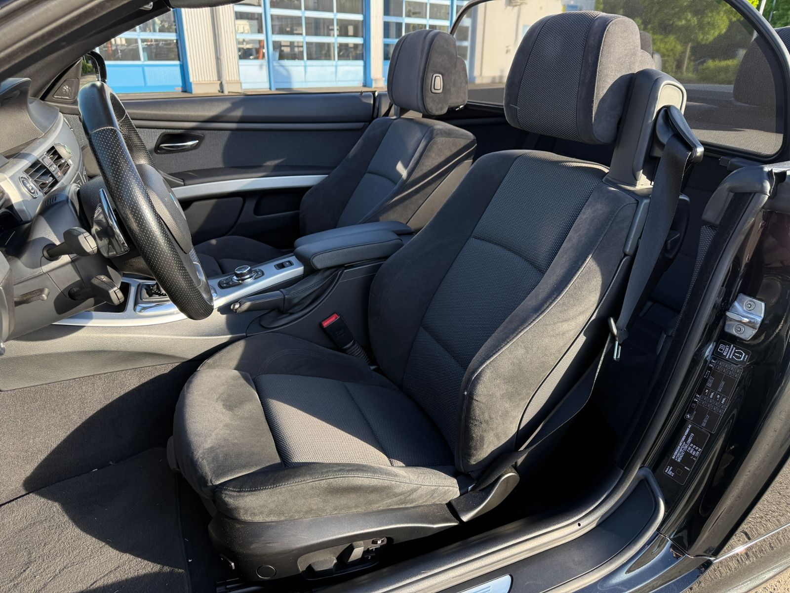 Fahrzeugabbildung BMW 335i Cabrio M-Paket H/K XENON NAVI
