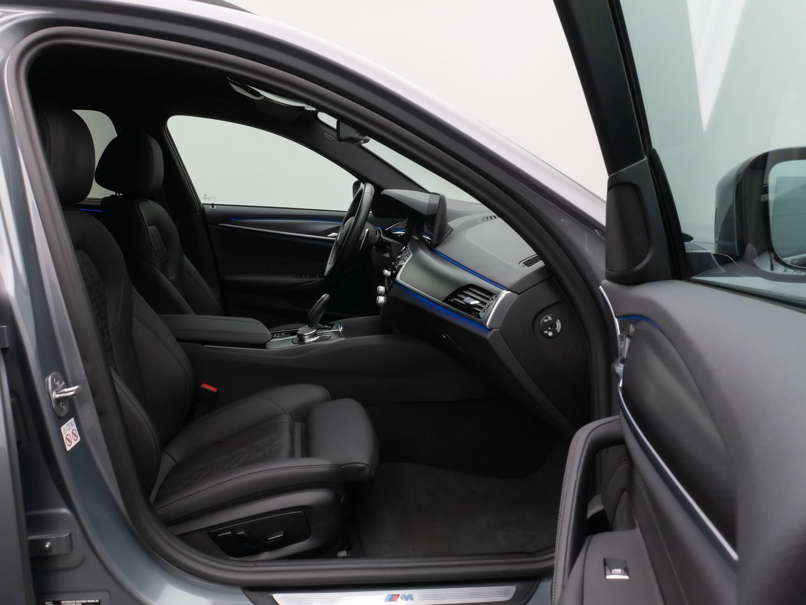 Fahrzeugabbildung BMW 530d xD M Sport Pro Kamera Laser HUD HiFi DAB
