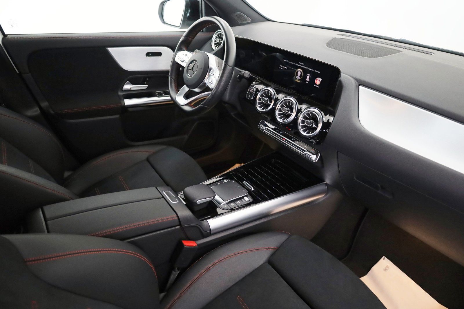 Fahrzeugabbildung Mercedes-Benz GLA 200, AMG-line, T.Leder,Navi,LED,SH,Kamera