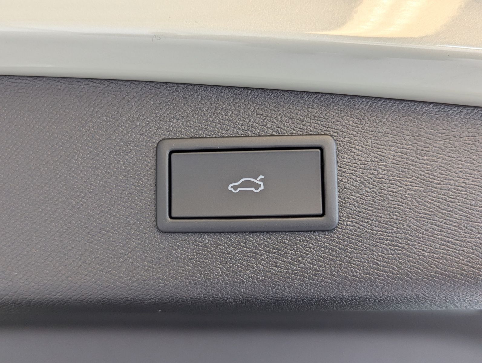 CUPRA Leon 1.5 eTSI Sennh Matrix Pano Edge/Dynamic AHK - Image 19