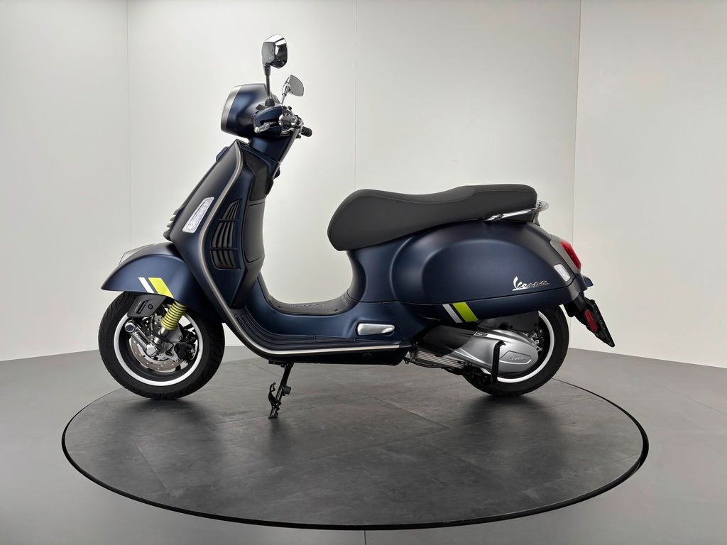 Fahrzeugabbildung Vespa GTS 300 SUPER TECH *NEUWERTIG/REMUS*