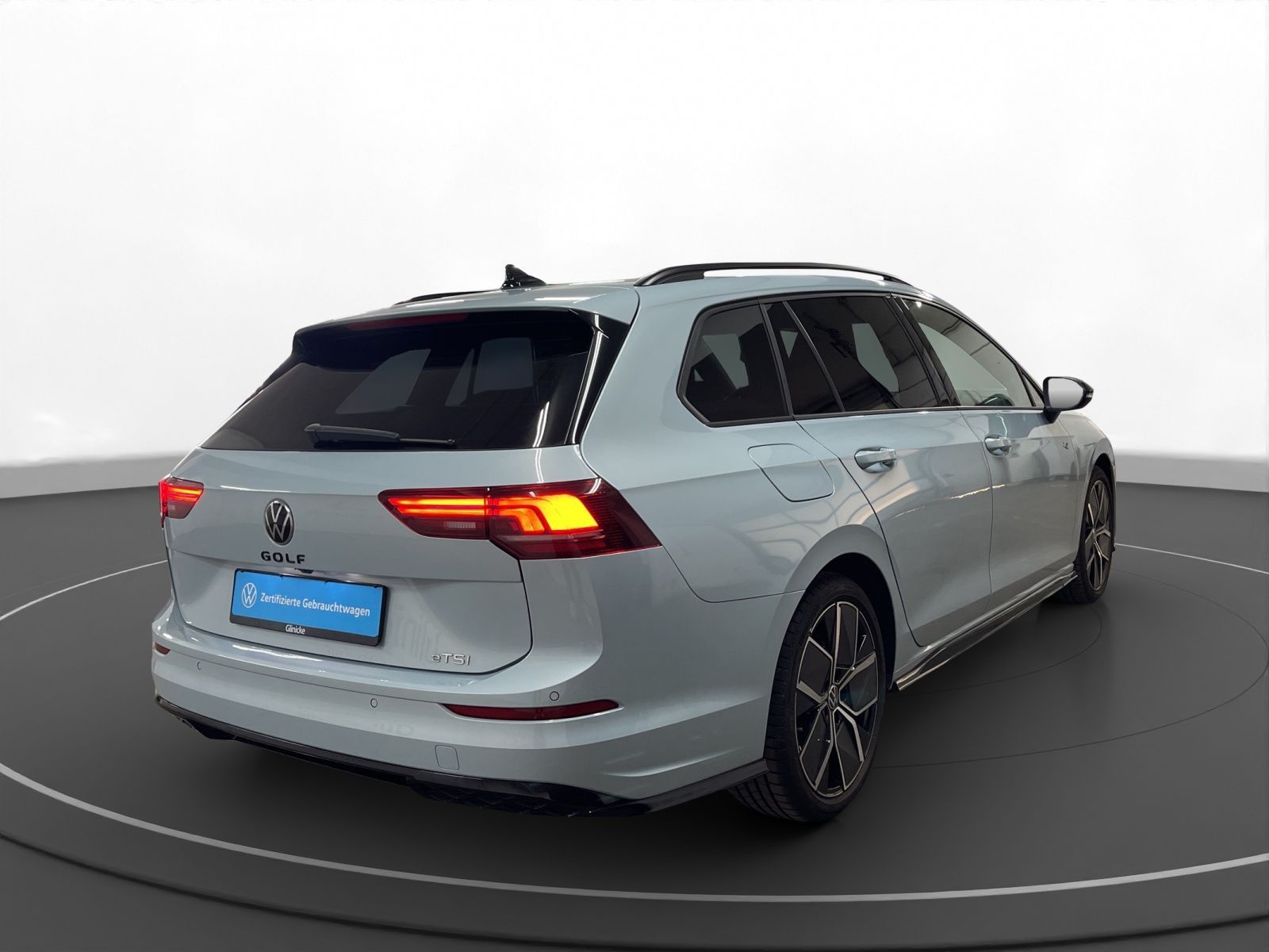 Volkswagen Golf VIII Variant 1.5 eTSI R-Line Pano LM 18 Na foto 5
