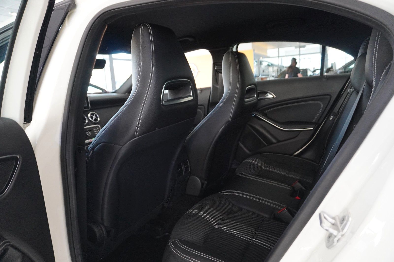 Fahrzeugabbildung Mercedes-Benz A 180 CDI URBAN KLIMA/SHZ/PDC/TEMP./SPORT/AHK
