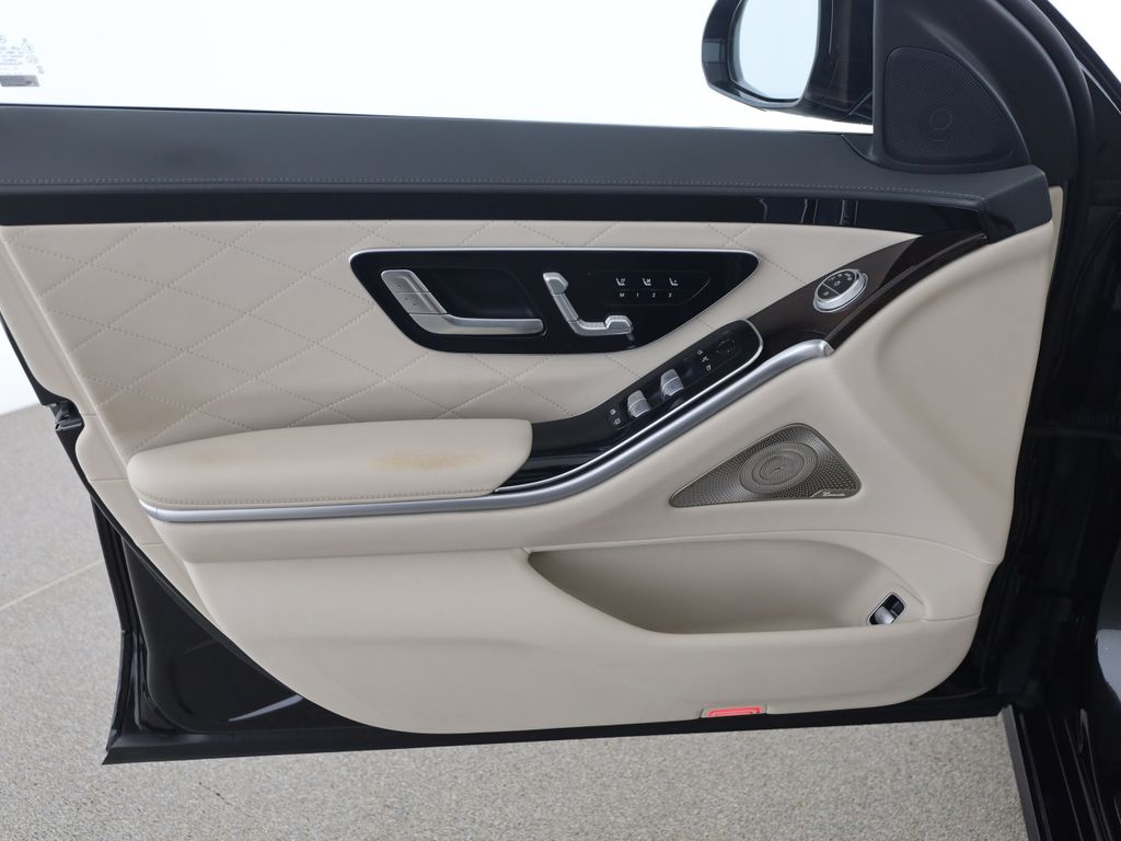 MERCEDES-BENZ S-Class 2022