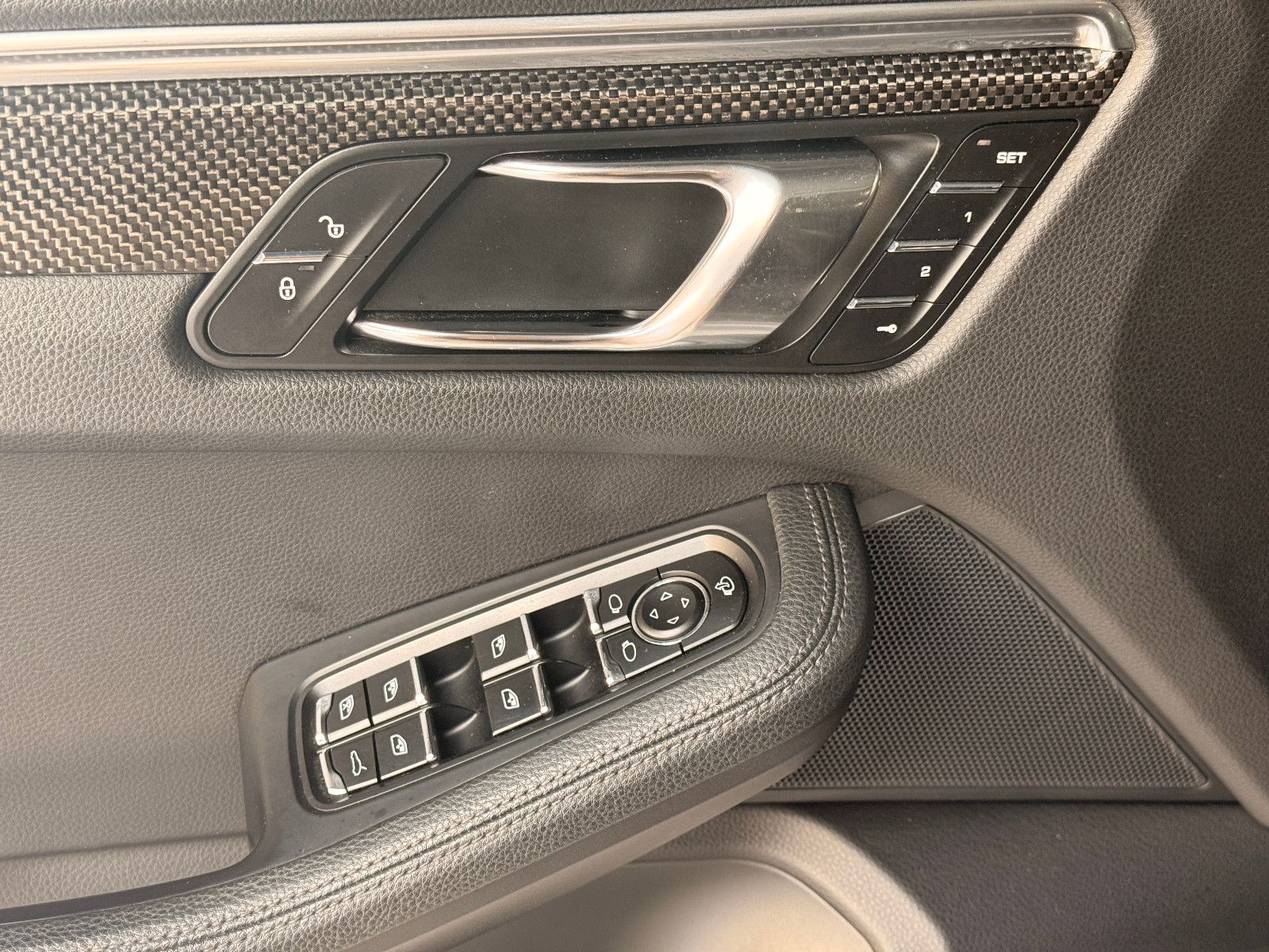 Fahrzeugabbildung Porsche Macan S Diesel/PANO/360°/MEMORY/SOUND/SHZ
