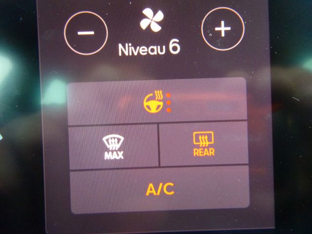 Fahrzeugabbildung Seat Leon 1,4 TSI Lim Xcellence>NAV/ACC/LED/KAM/SHZ<