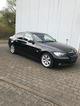 BMW 325ix Allrad  Xenon/Navi:SSD:T.Leder - BMW 325 in Leverkusen