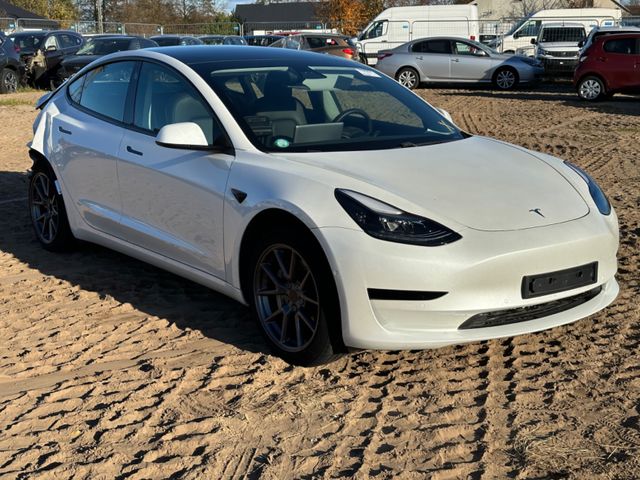 Tesla Model 3 Basis RWD