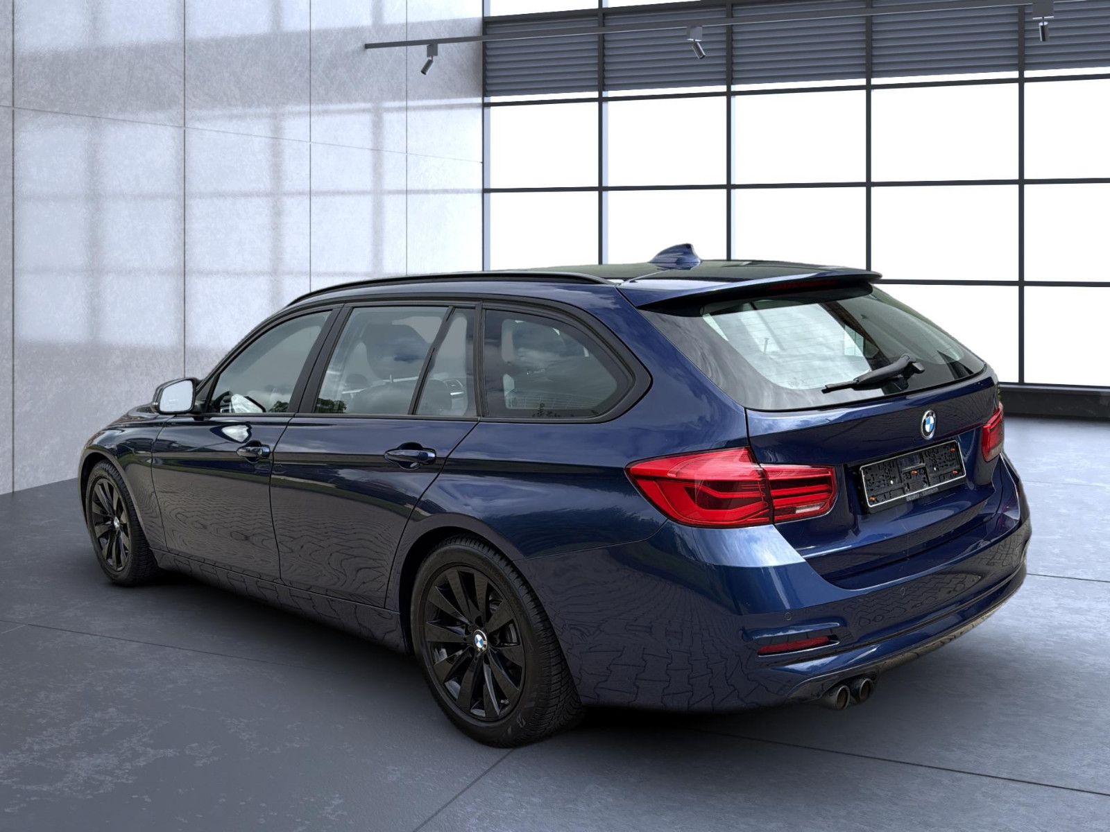 Fahrzeugabbildung BMW 320 i Touring / AHK / unfallfrei