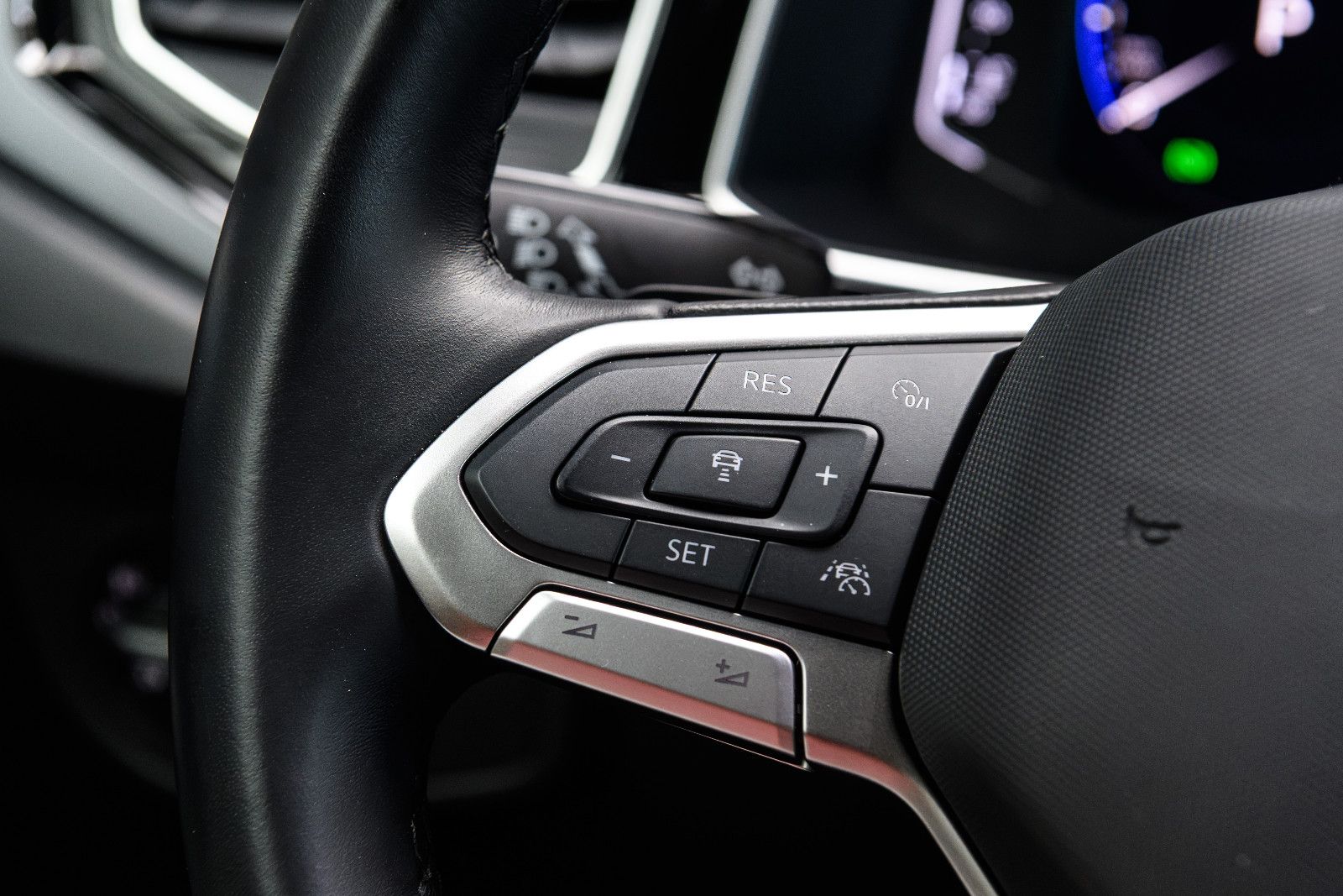 Fahrzeugabbildung Volkswagen Taigo R-Line 1.5 TSI DSG IQ-LED+AHK+KAMERA+ACC