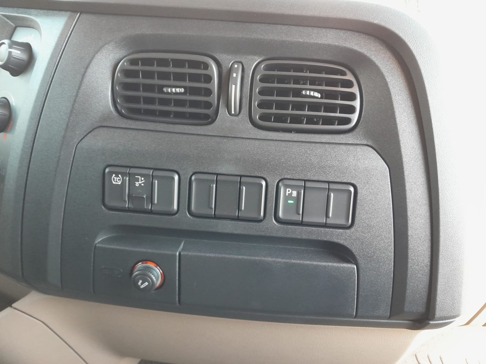 Fahrzeugabbildung DAF FA XB 310 18t Kress Kühlaufbau