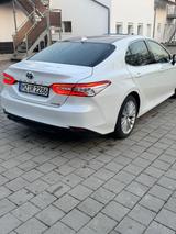 Toyota Camry 2,5-l-VVT-i Hybrid Luxury Auto voll  - Toyota Camry mit Benzin-Antrieb: Limousine