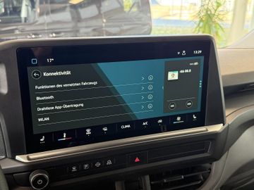 Volkswagen T7 Transporter 2.0TDI 110kW KR LED FLÜGEL AHK