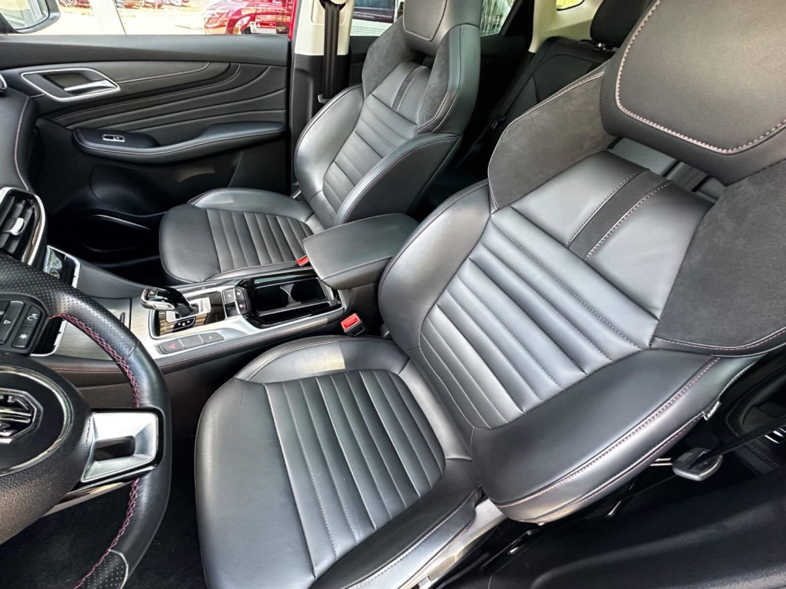 Fahrzeugabbildung MG EHS 1.5 T Luxury NAVI 360Grad LEDER