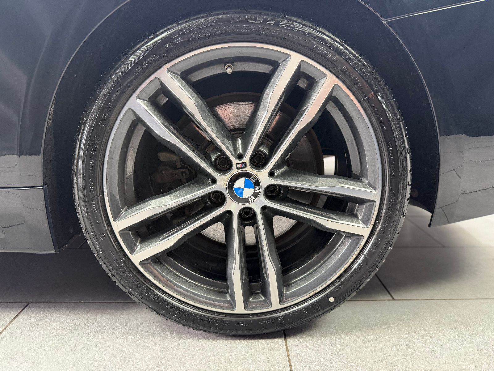 Fahrzeugabbildung BMW 440i Coupe M Sport|LCI|GLASDACH|SHADOWLINE