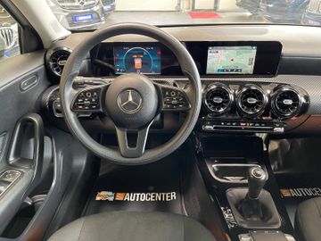 Mercedes-Benz A 200 A -Klasse *NAVI*PDC*SPURASSIST*TEMPOMAT*