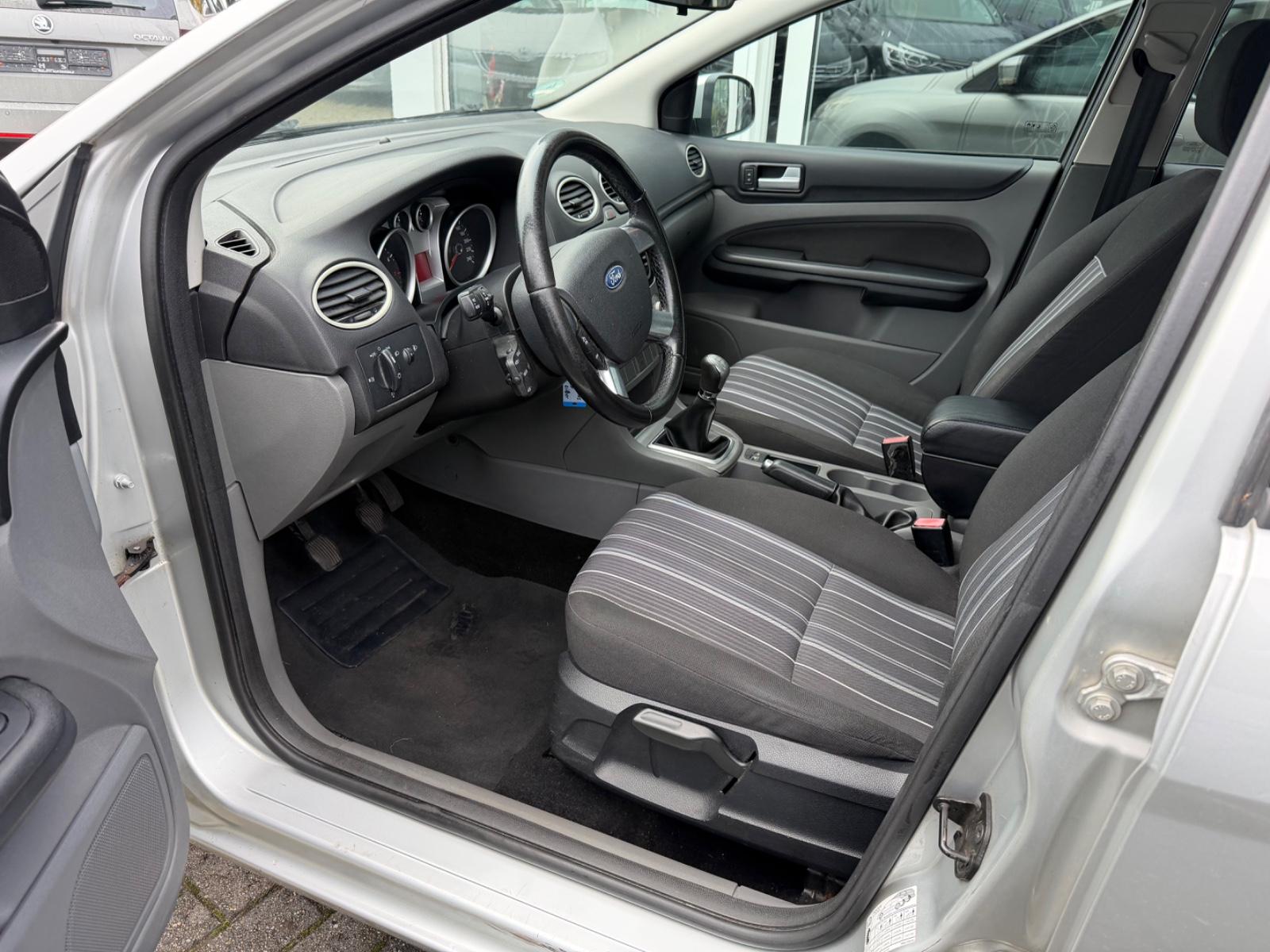 Ford Focus 2010 — photo 5