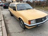 Opel Rekord - Opel Rekord mit Benzin-Antrieb: Automatik