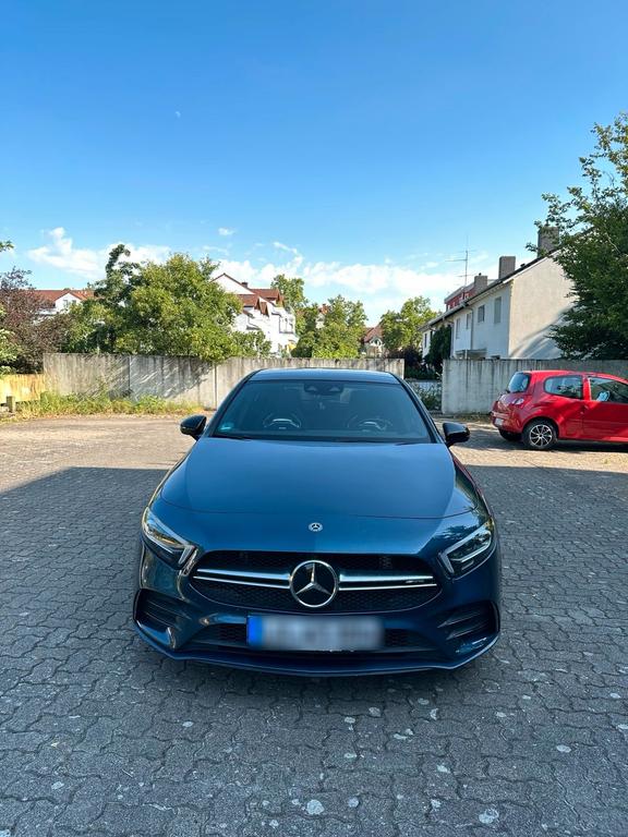 Mercedes-Benz A 35 AMG