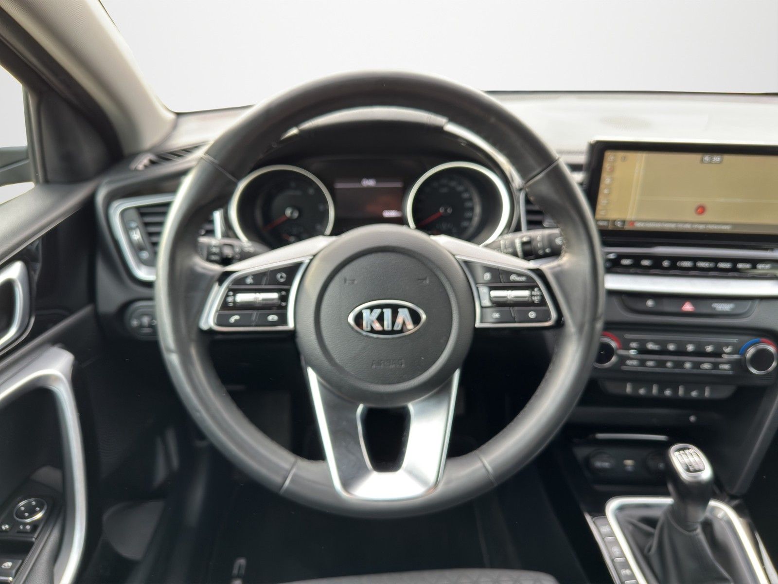 KIA Ceed 1.6 CRDi Mild Hybrid Spirit KLIMA / JBL / N - Image 11