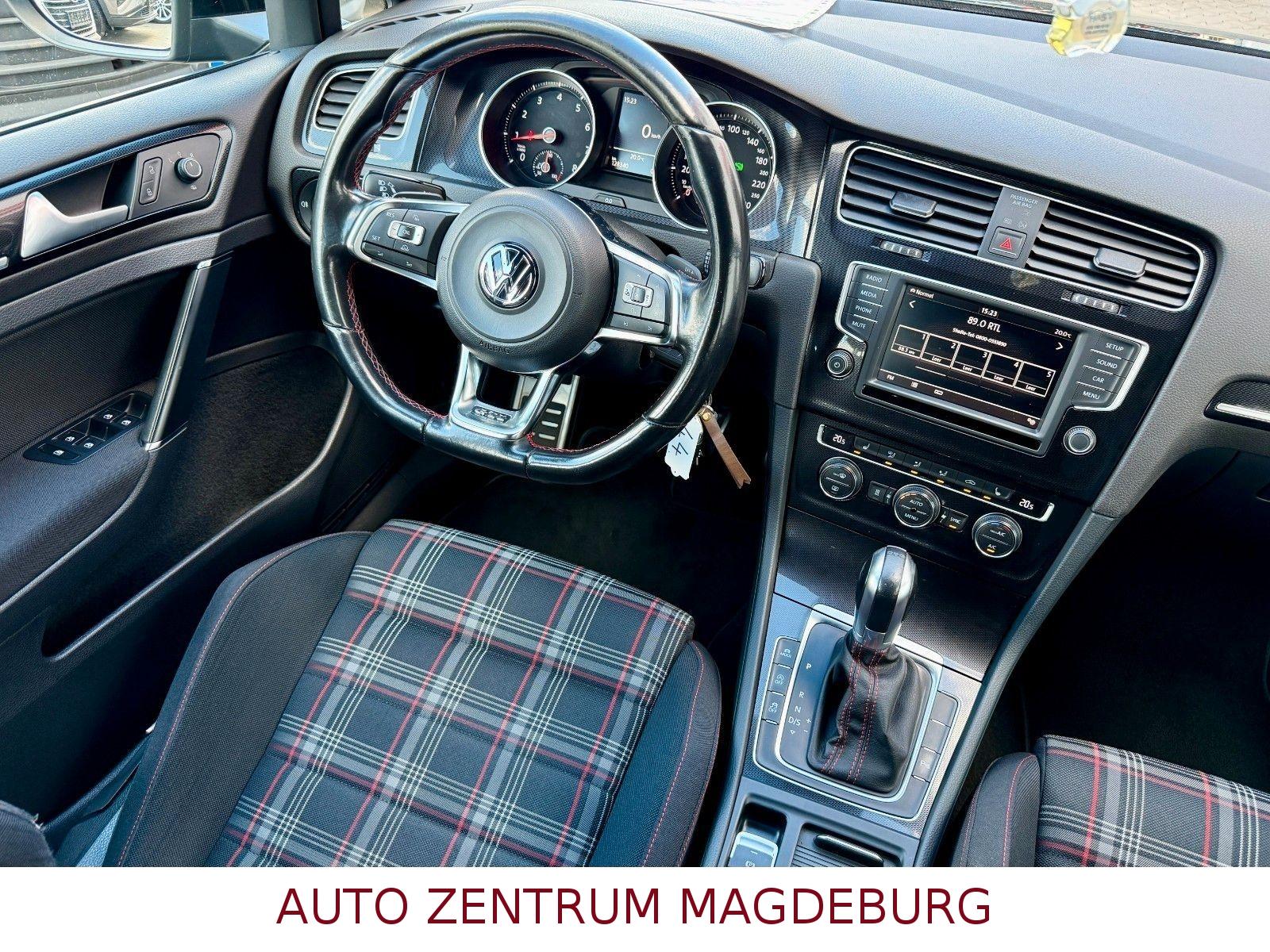 Volkswagen Golf VII Lim. GTI *BI-XENON*STANDH*DCC*TEMPOMAT*