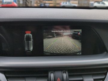 Alfa-Romeo Stelvio - 8