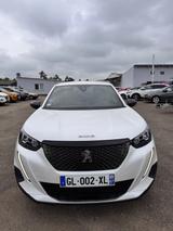 Peugeot 2008 PureTech 130 EAT8 2023/01 Allure - Peugeot 2008: 1.8