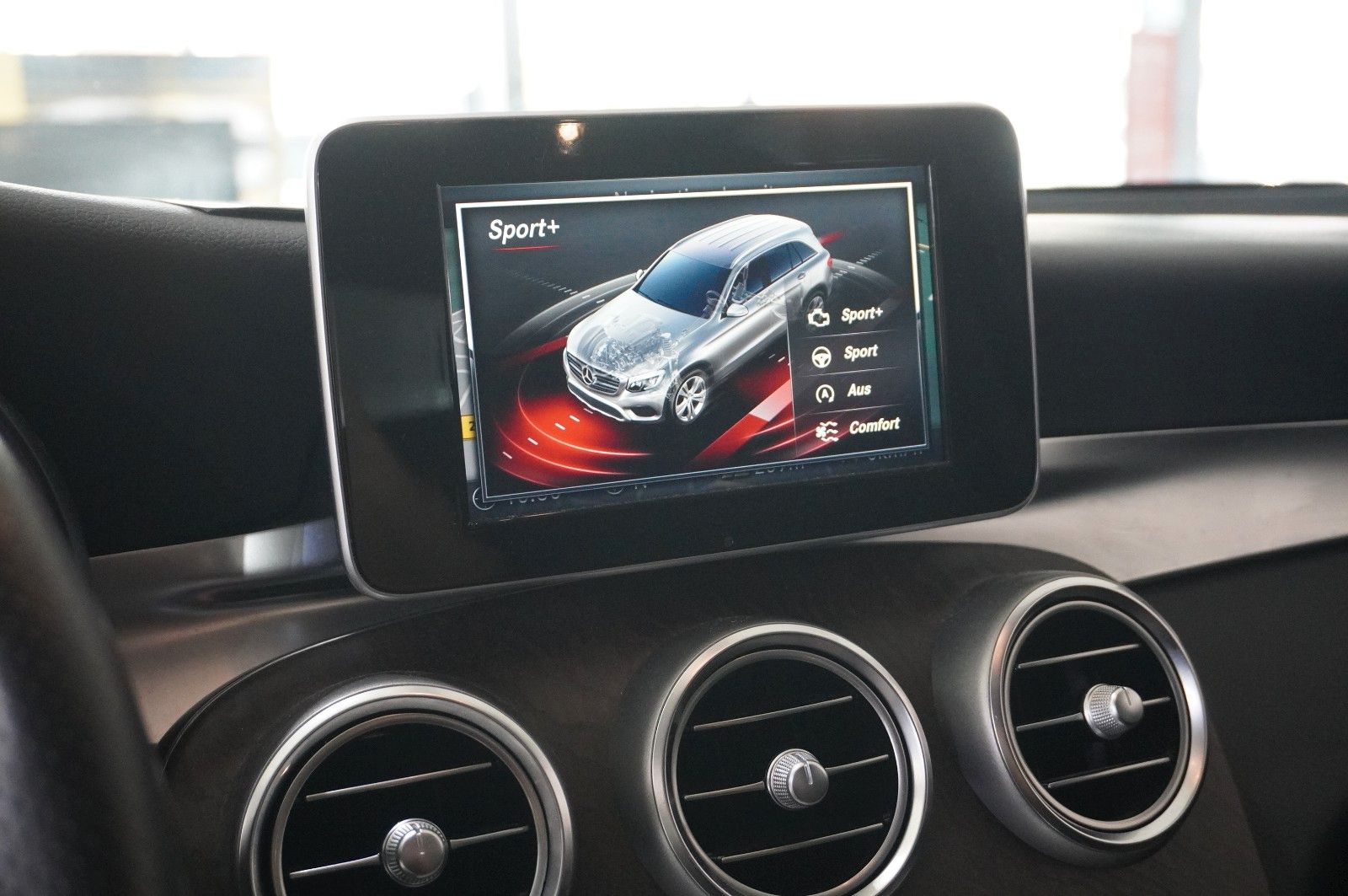 Fahrzeugabbildung Mercedes-Benz GLC 250D EXCLUSIVE 4M 9G-TRONIC NAVI/LED/SPORT