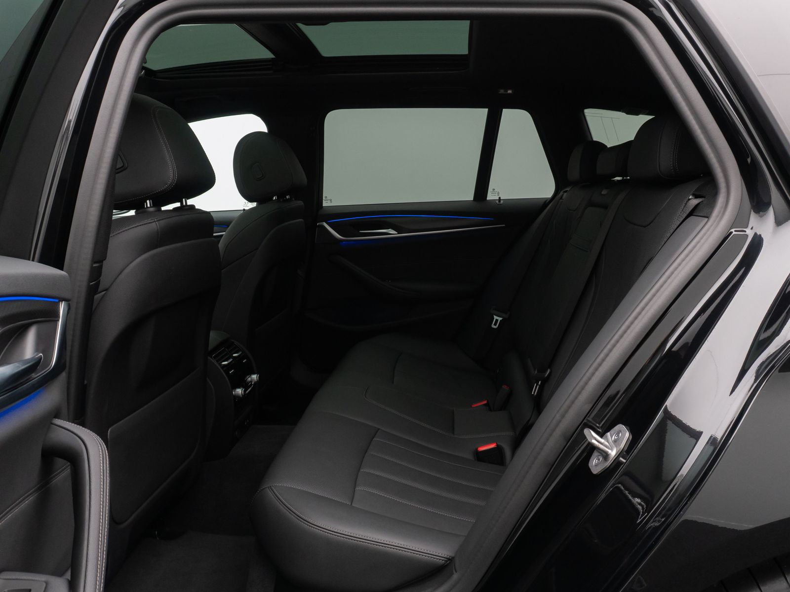 Fahrzeugabbildung BMW 540d xD M Sport DAB HUD HiFi Laser AHK Panorama