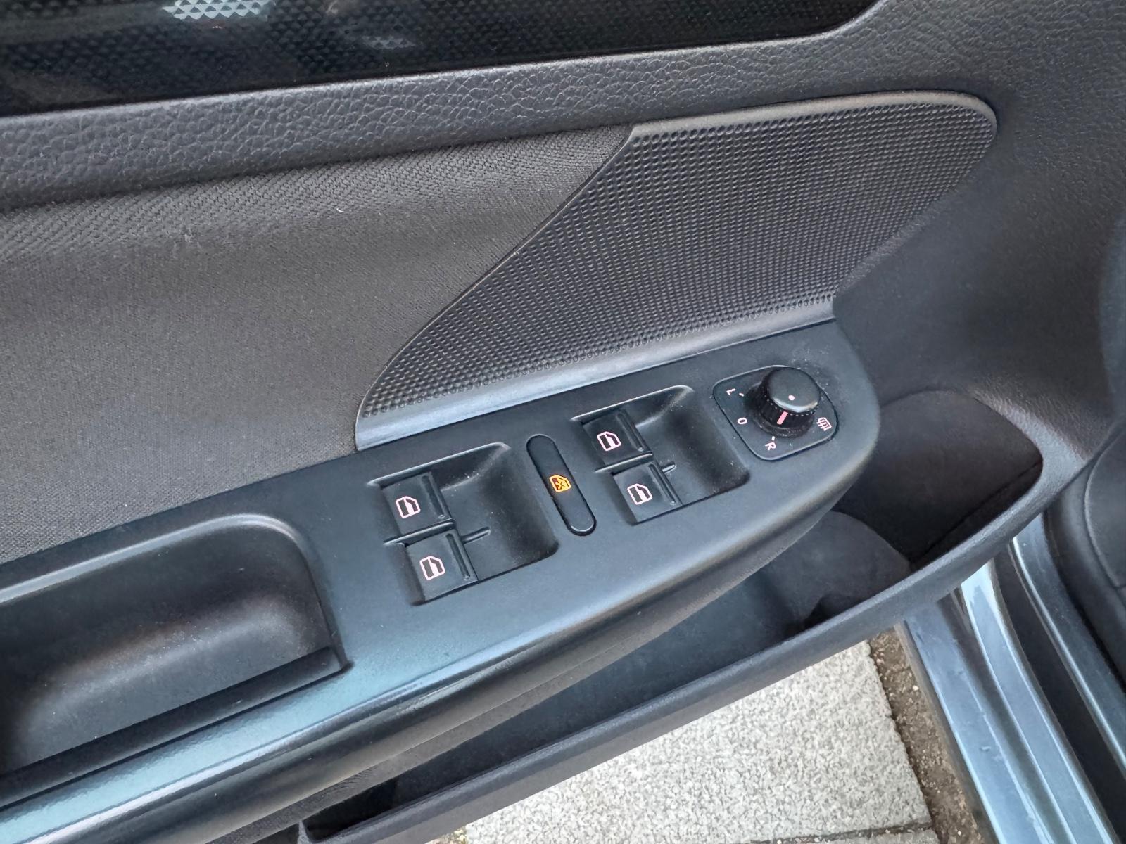 Volkswagen Golf 2010 — photo 10
