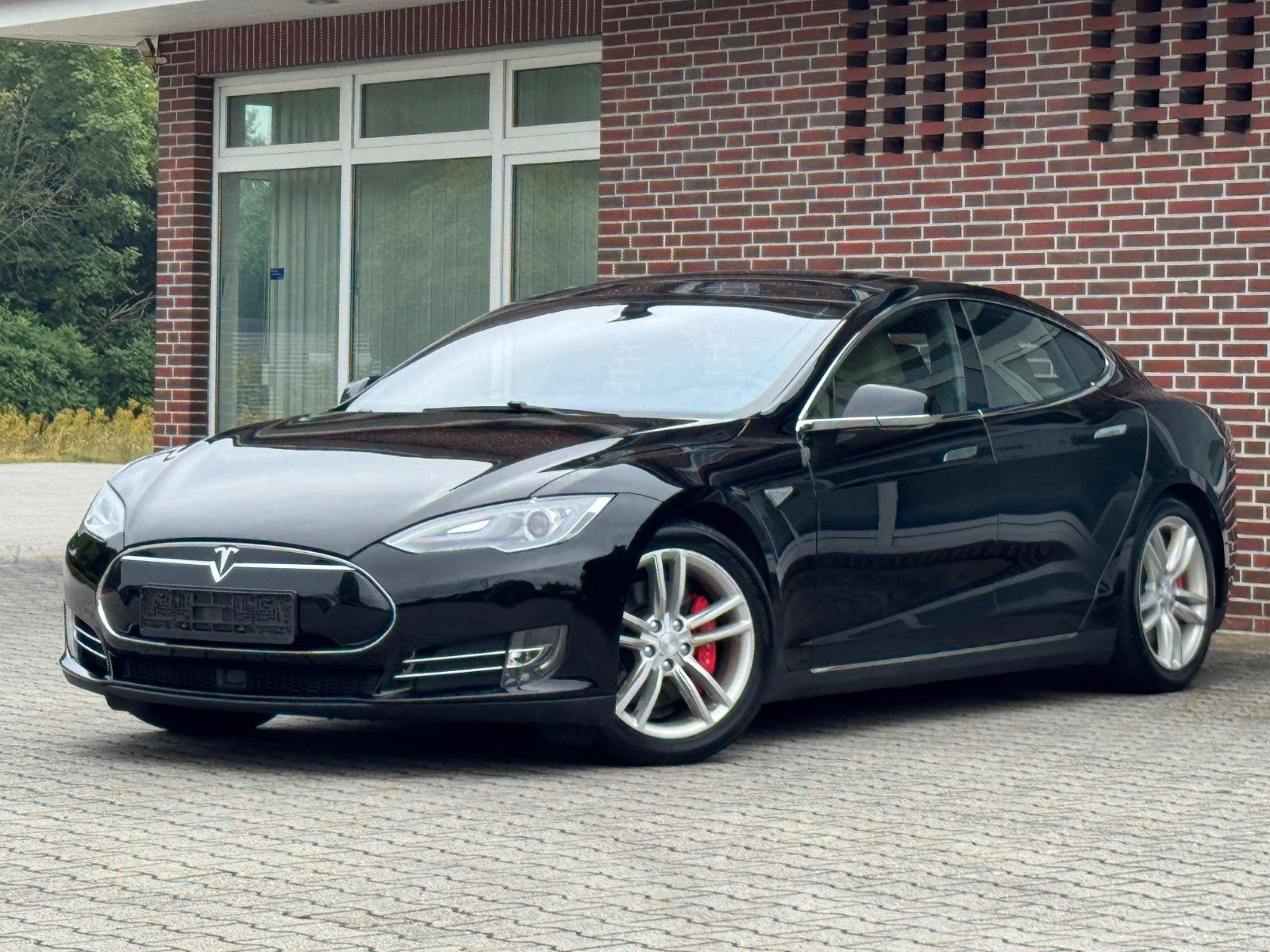 Tesla Model S P85D*FREE SUPERCHARGING*AUTOPILOT*LEDER*
