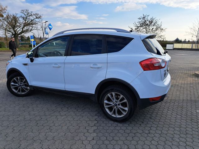 Ford Weißer Kuga