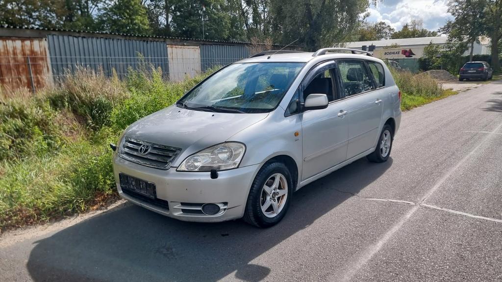 Toyota Avensis Verso