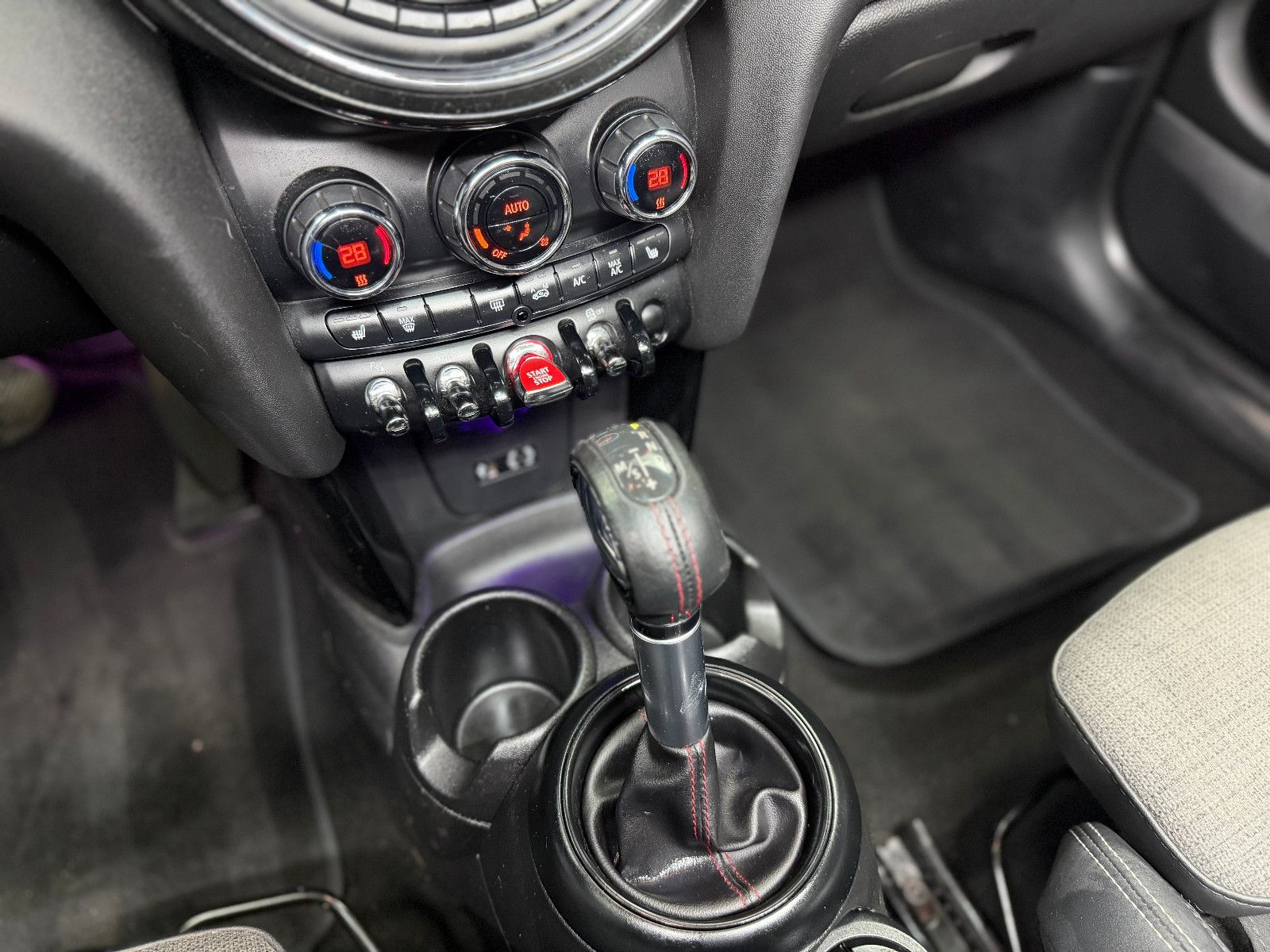 Fahrzeugabbildung MINI MINI Cooper S |1.HAND|AUTOMATIK|PANO