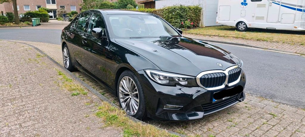 Image of BMW 320