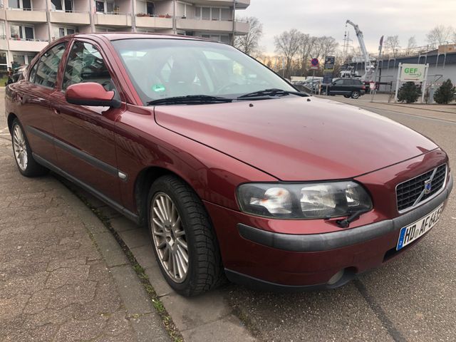 Volvo S60 Lim. 2.4 Klima Euro 4 Tüv neue  AHK