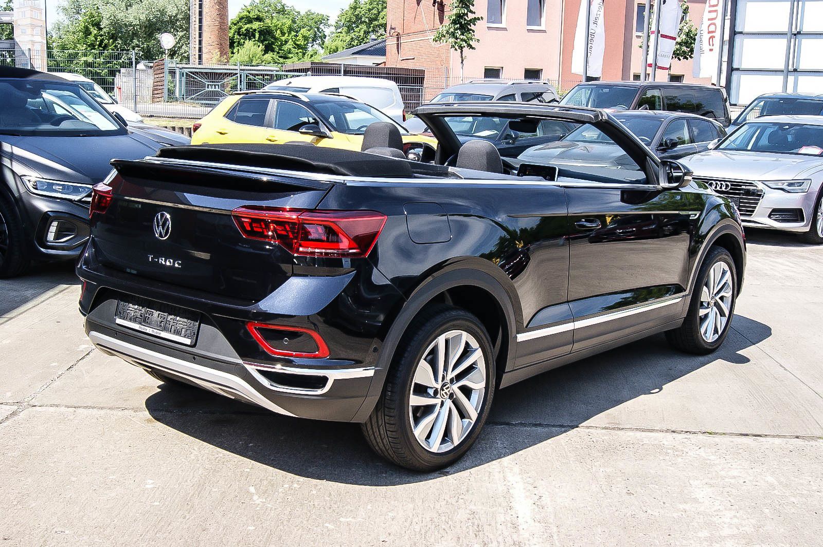 Fahrzeugabbildung Volkswagen T-Roc Cabriolet Move IQ-LIGHT KAMERA E-VERDECK