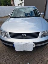 Volkswagen Passat 1.6 Basis