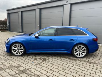 Audi RS4 - 2