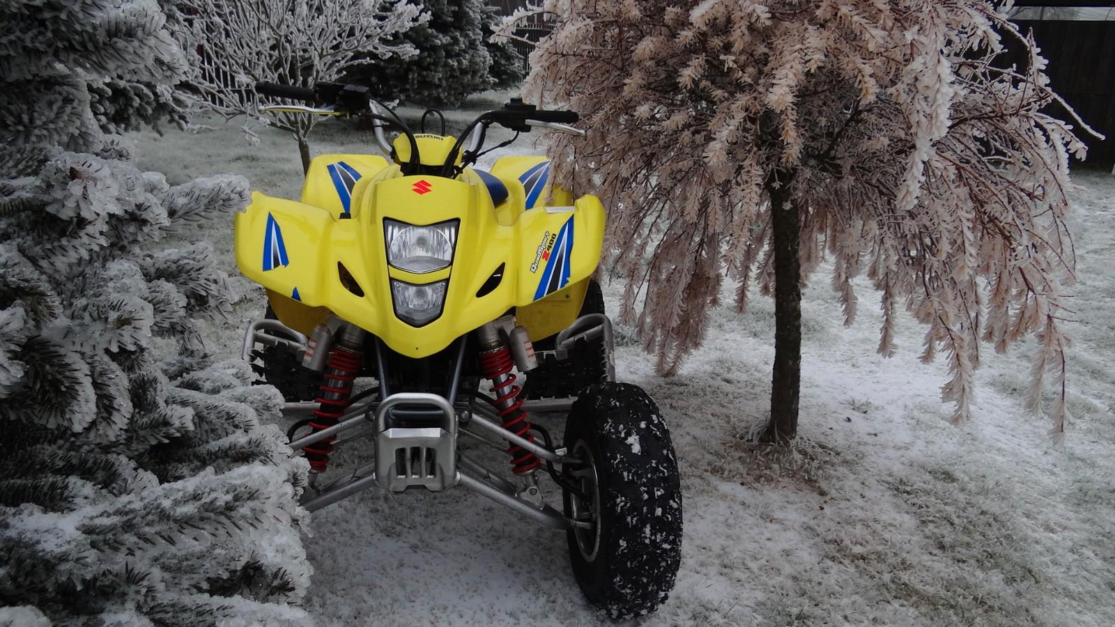 Suzuki  2008 — вигляд ззаду