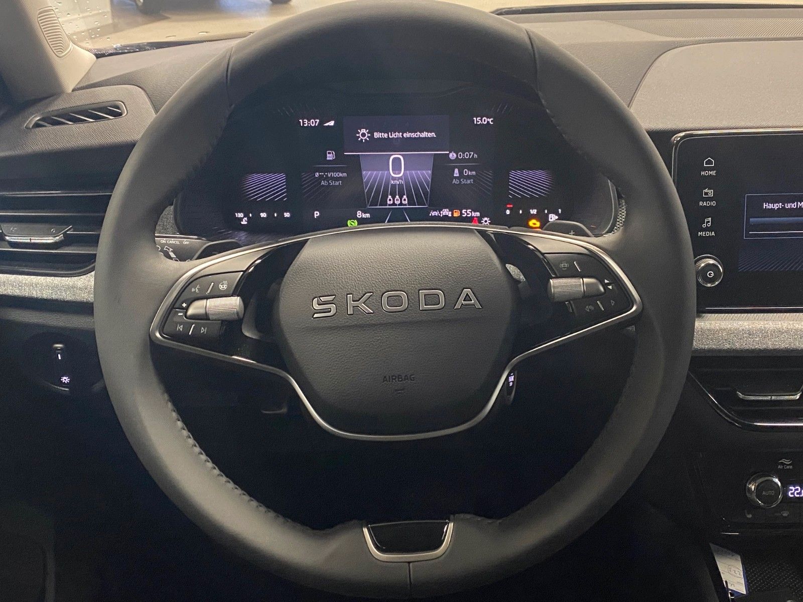 Fahrzeugabbildung SKODA Kamiq 1.5 TSI DSG Selection+SITZHEIZUNG+KAMERA++