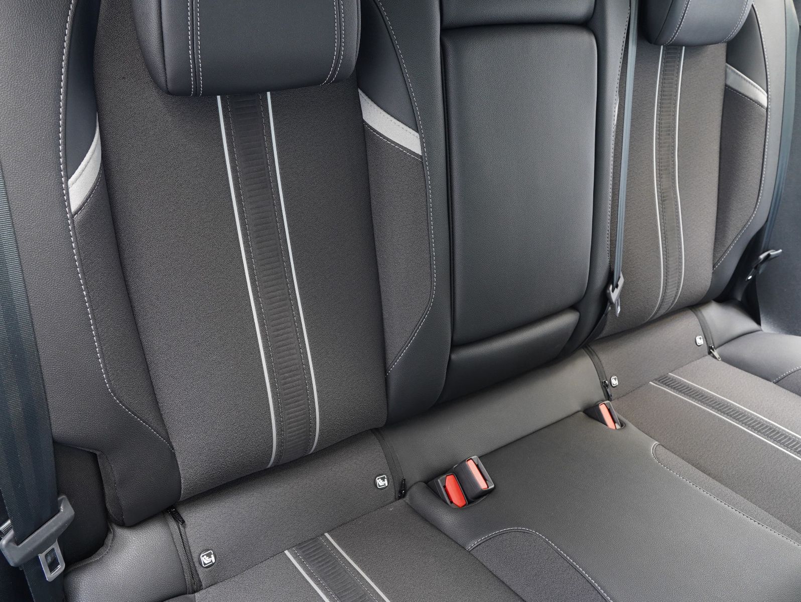 Fahrzeugabbildung Opel Astra L 1.2 Turbo Sports Tourer GS