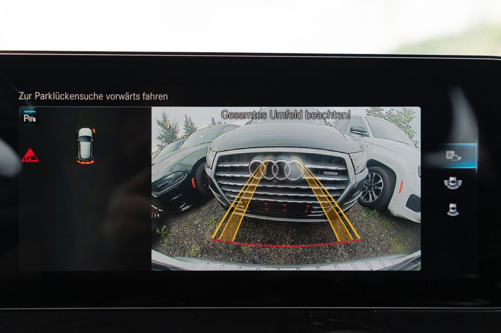 Fahrzeugabbildung Mercedes-Benz GLA 250e PLUG-IN ACC LED KAM TOTW KEYLESS GO NAV