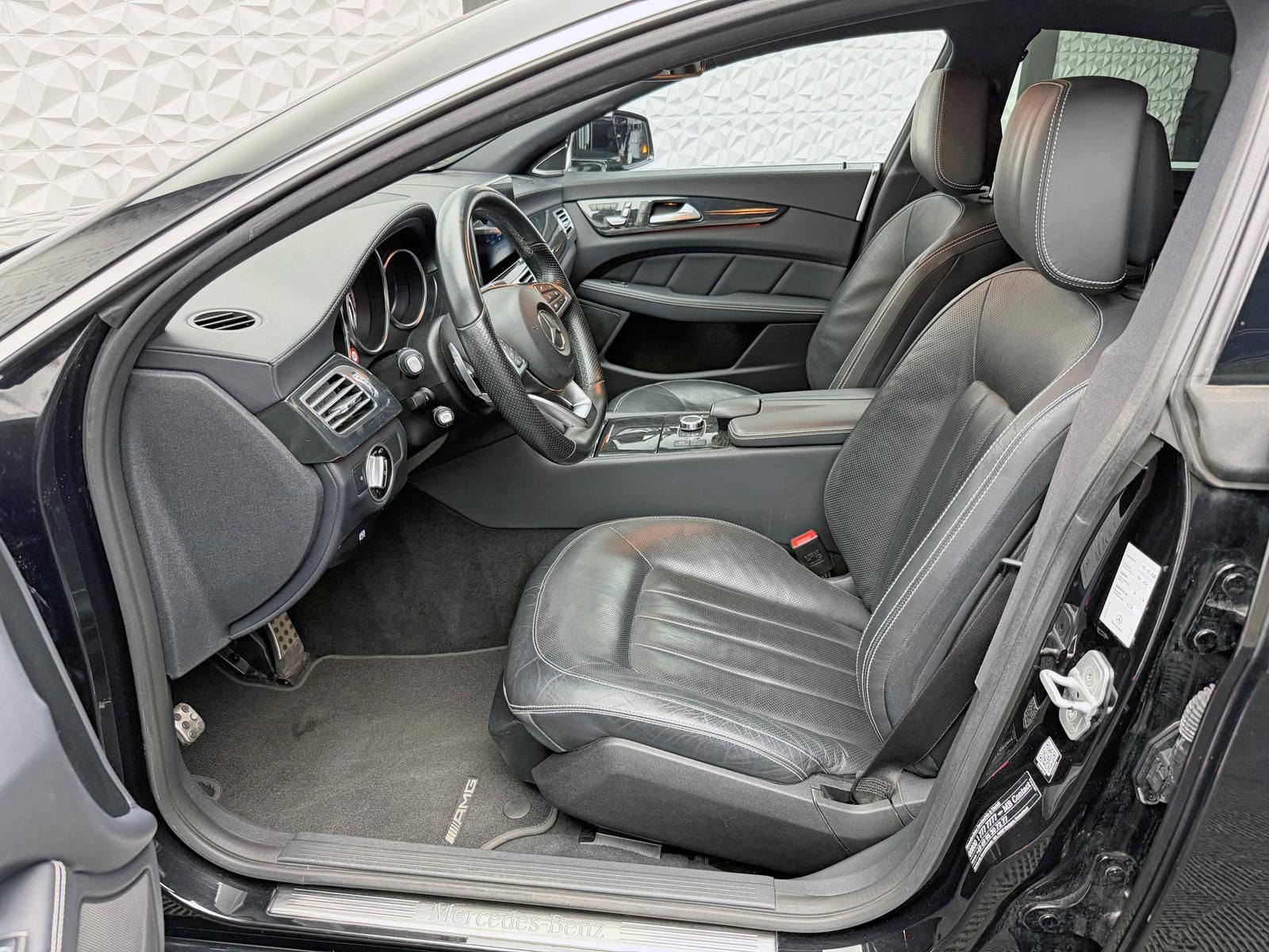 Fahrzeugabbildung Mercedes-Benz CLS 350 BLUETEC/AMG/AIRMATIC/ACC/NAV/KEYLES/360°