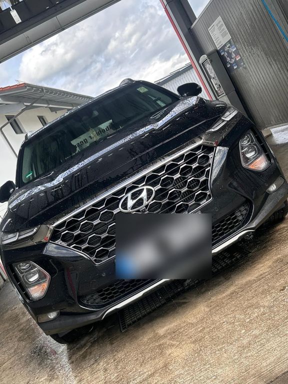 Image of Hyundai SANTA FE