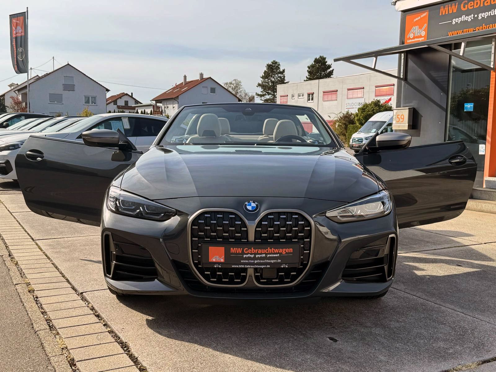 Fahrzeugabbildung BMW M440i xDrive Cabrio ACC AHK LED CarPlay KAM H&K